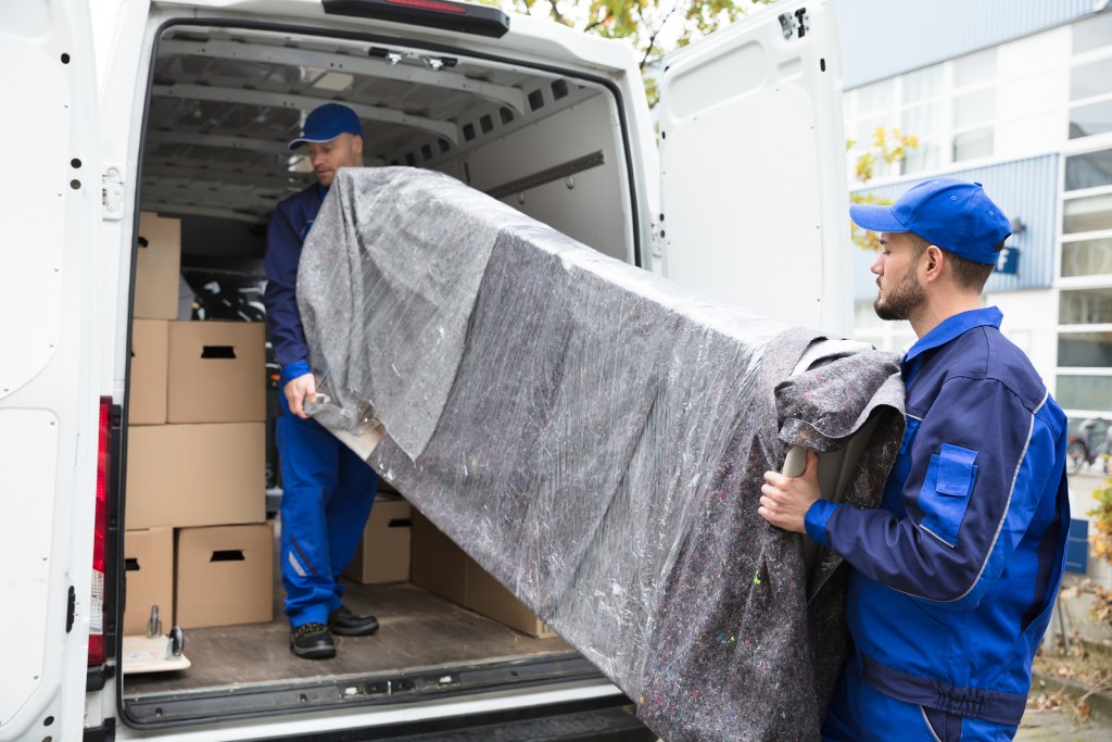 How to Choose a Decent Furniture Moving Company?